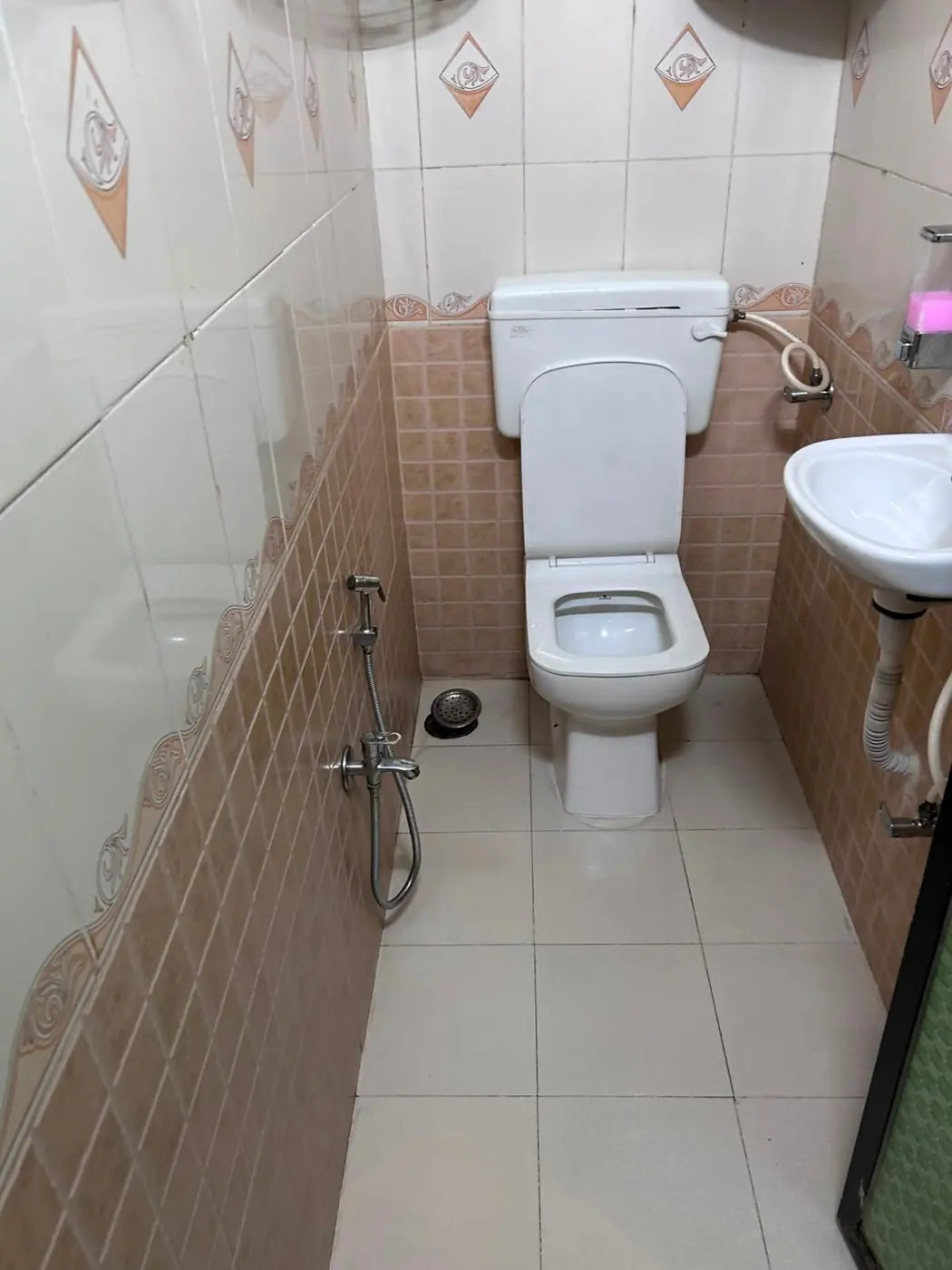1BHK Semi-Furnished Flat FOR RENT photo 4