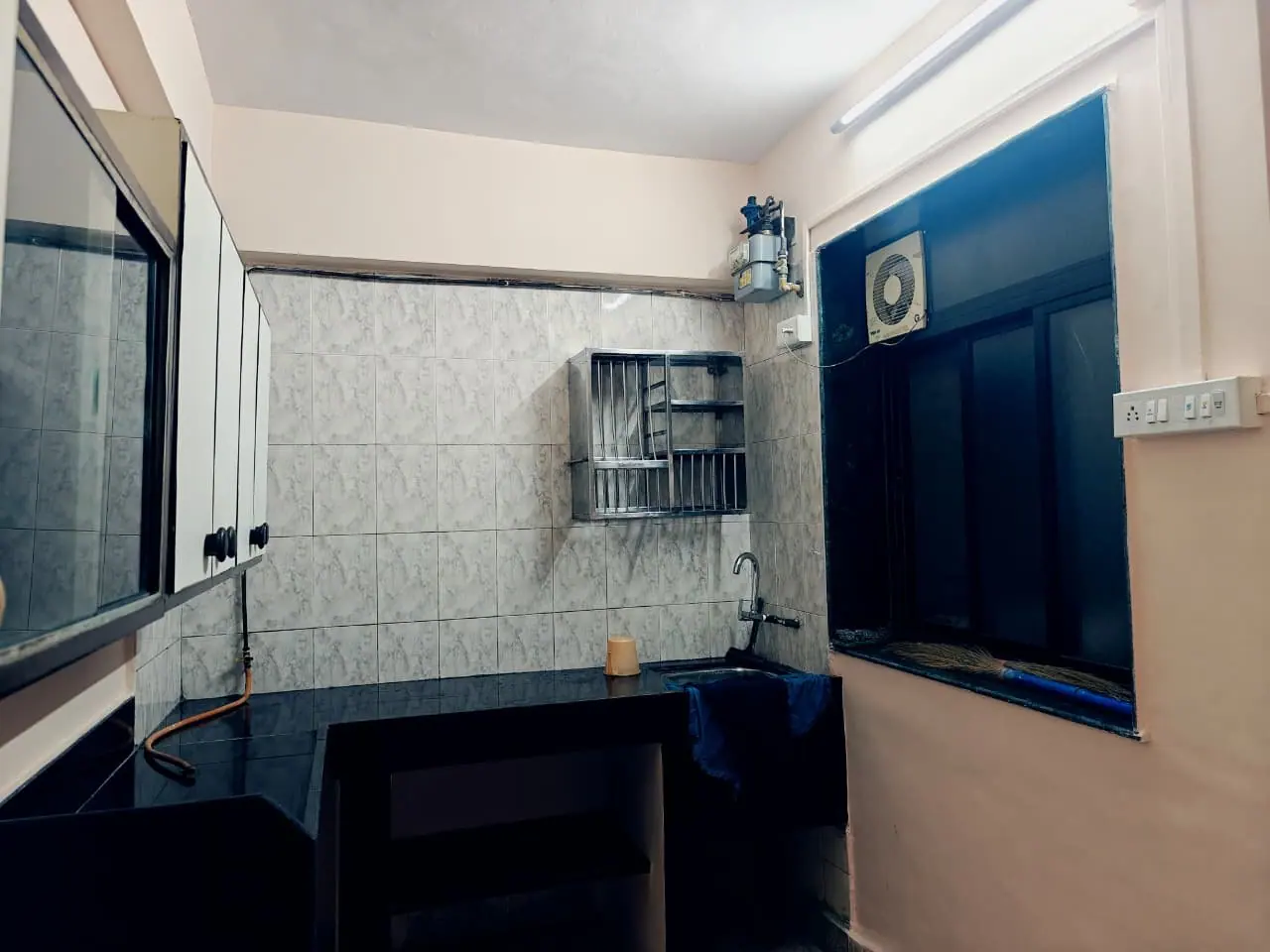 2 BHK FLAT AVAILABLE FOR RENT | SECTOR 14, VASHI photo 5