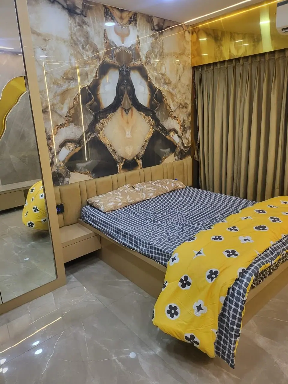 4 BHK FURNISHED FLAT