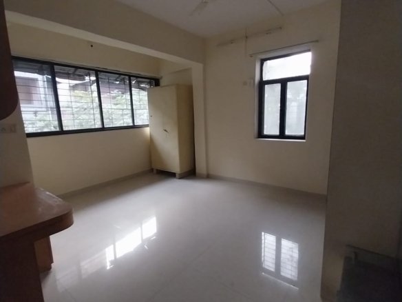 584